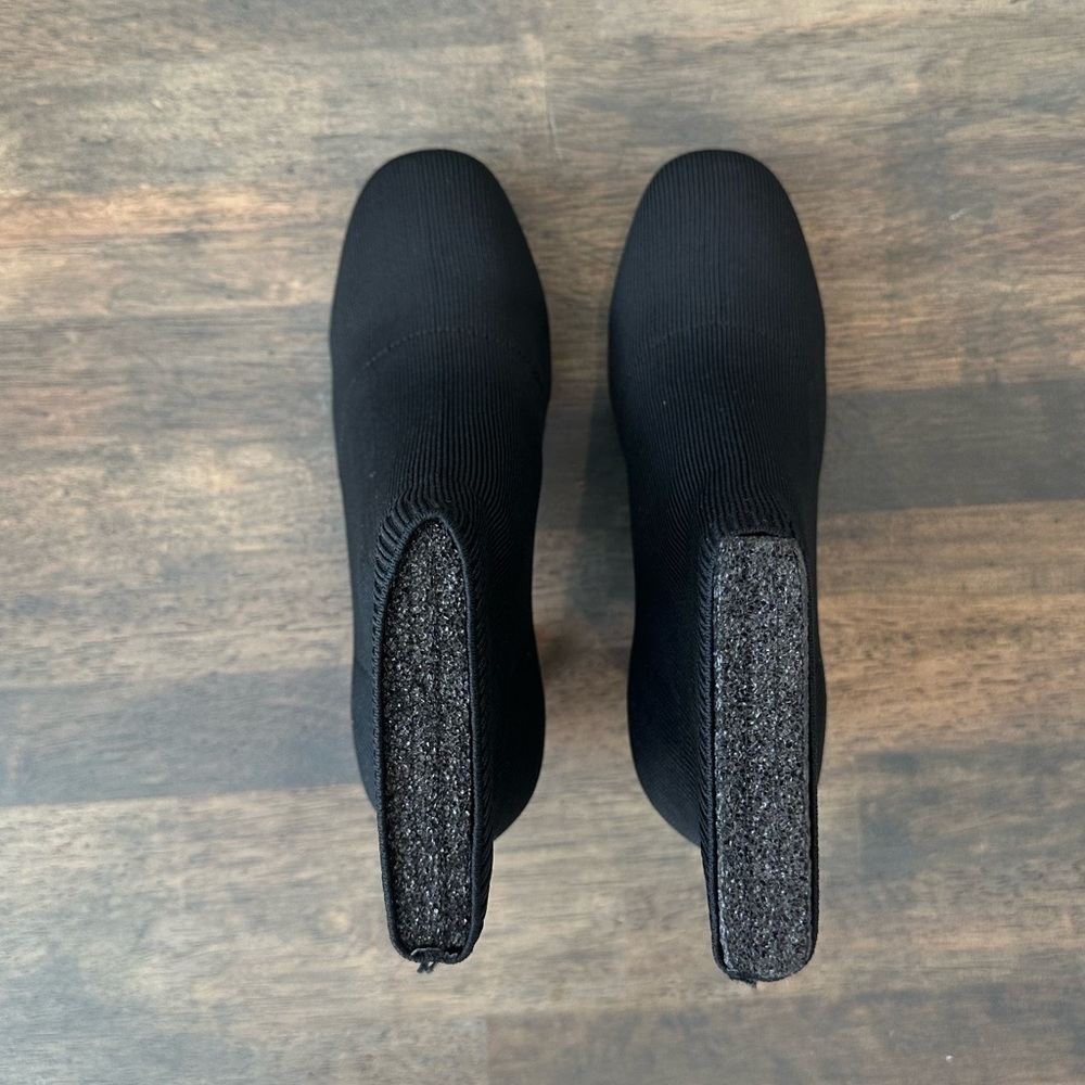 Mia Erika Stretch Bootie in Black Fly - Picture 5 of 6